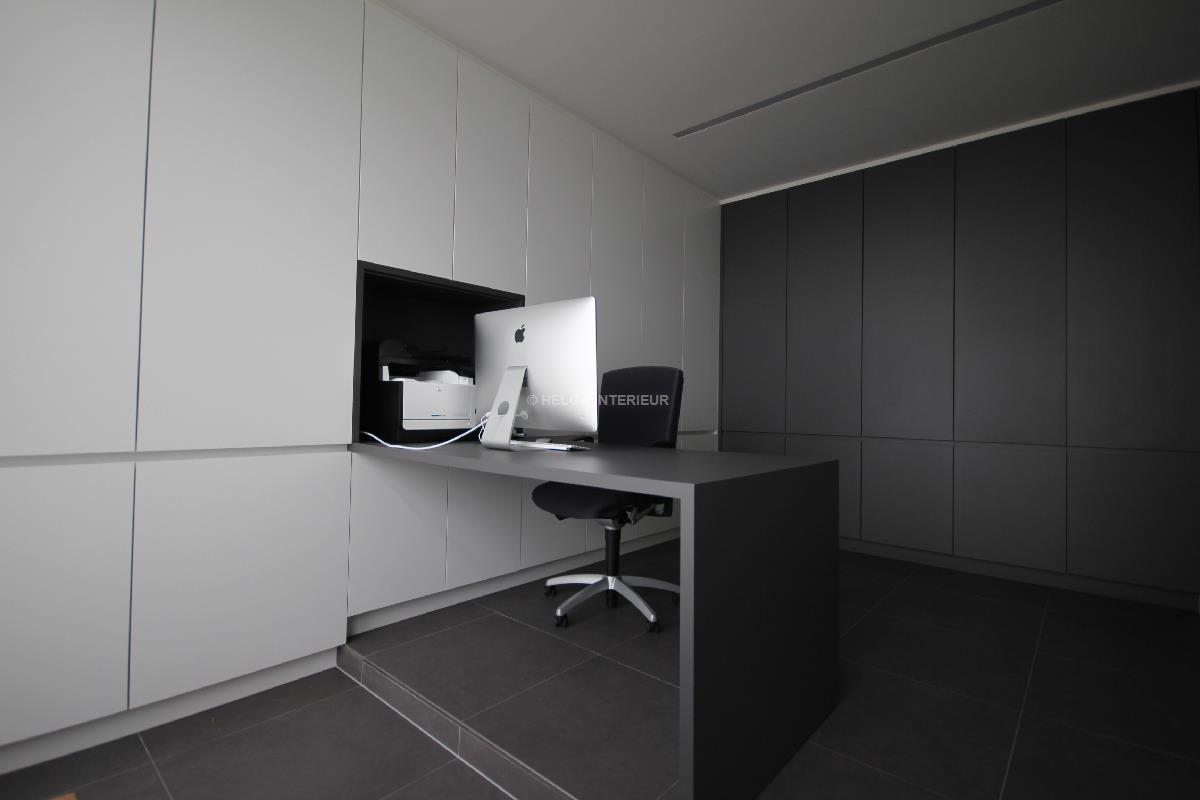 bureau 1